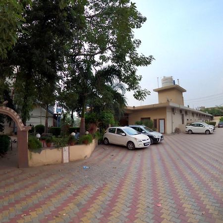 Sheela stays Ludhiana Extérieur photo