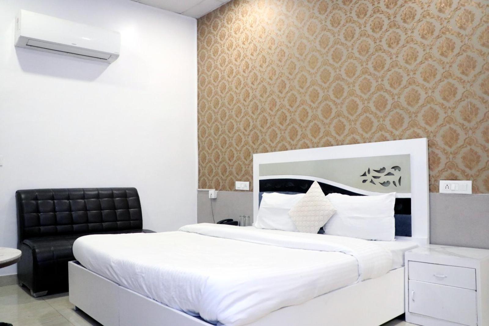 Sheela stays Ludhiana Extérieur photo